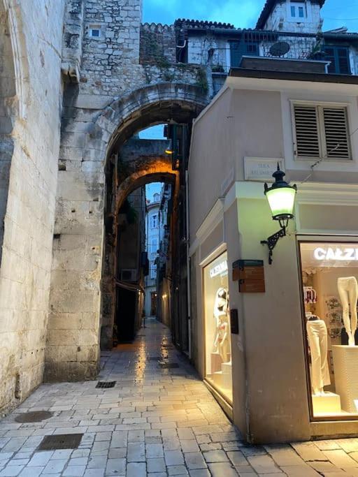 Appartamento Diokletian'S Golden Nest Spalato Esterno foto