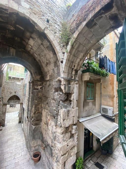 Appartamento Diokletian'S Golden Nest Spalato Esterno foto